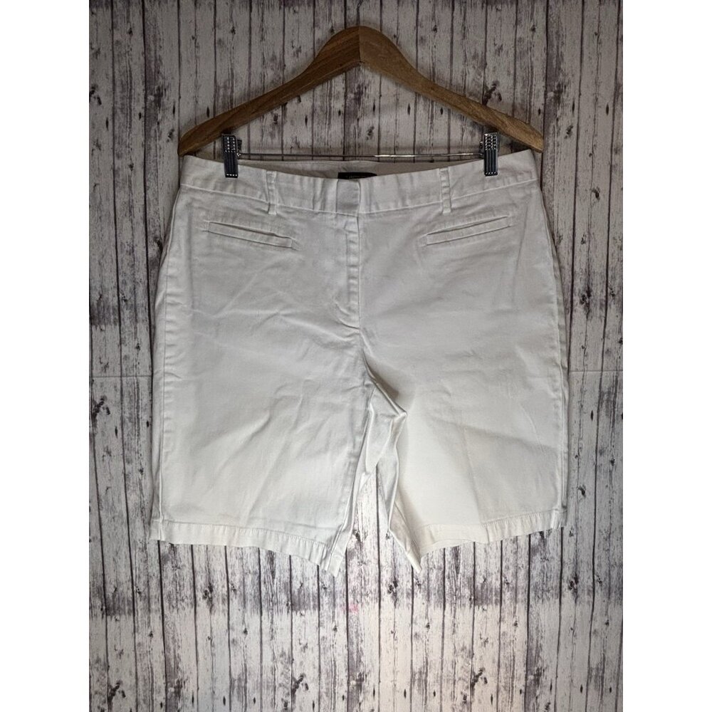 LANDS' END Mid Rise Shorts Women's 12 Chino's 100% Cotton Inseam 10" White